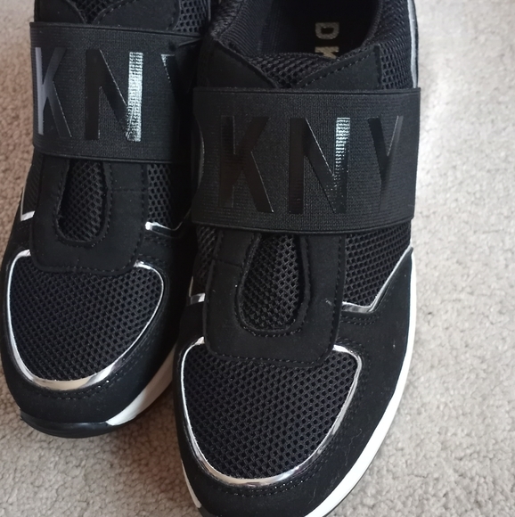 dkny hidden wedge sneaker